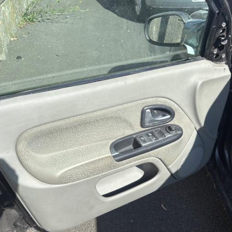 Bouton de coffre RENAULT CLIO 2 Photo n°13