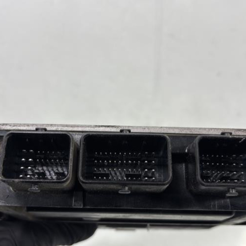 Calculateur moteur DACIA SANDERO 1 Photo n°3