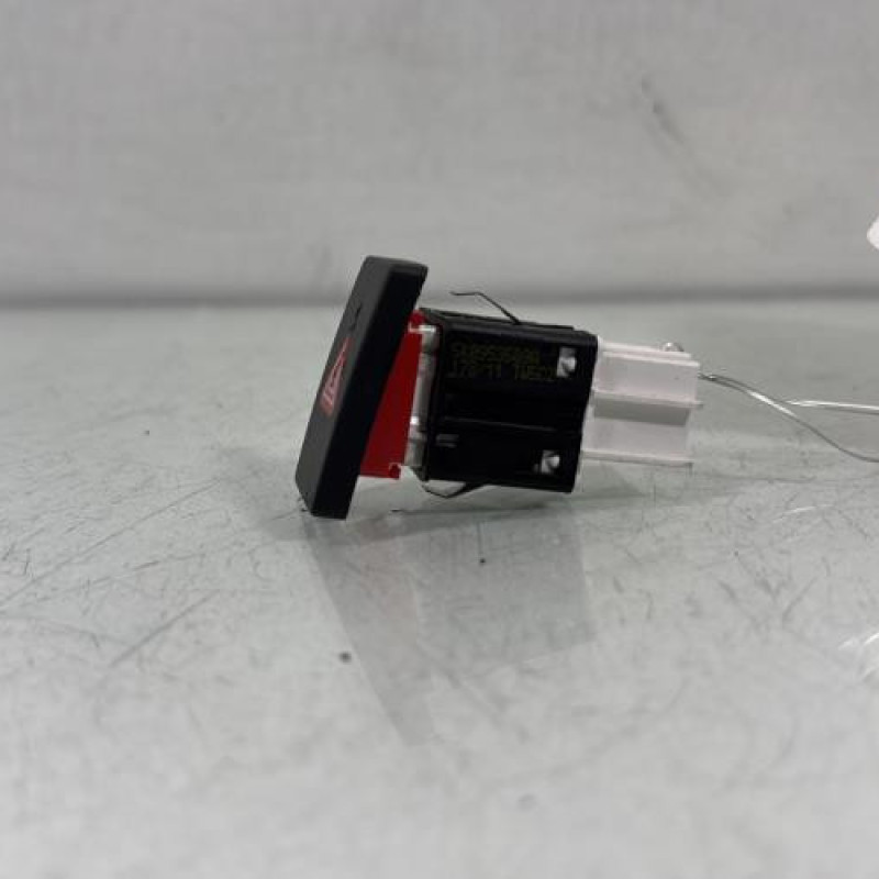 Bouton de warning VOLKSWAGEN GOLF 6 Photo n°3