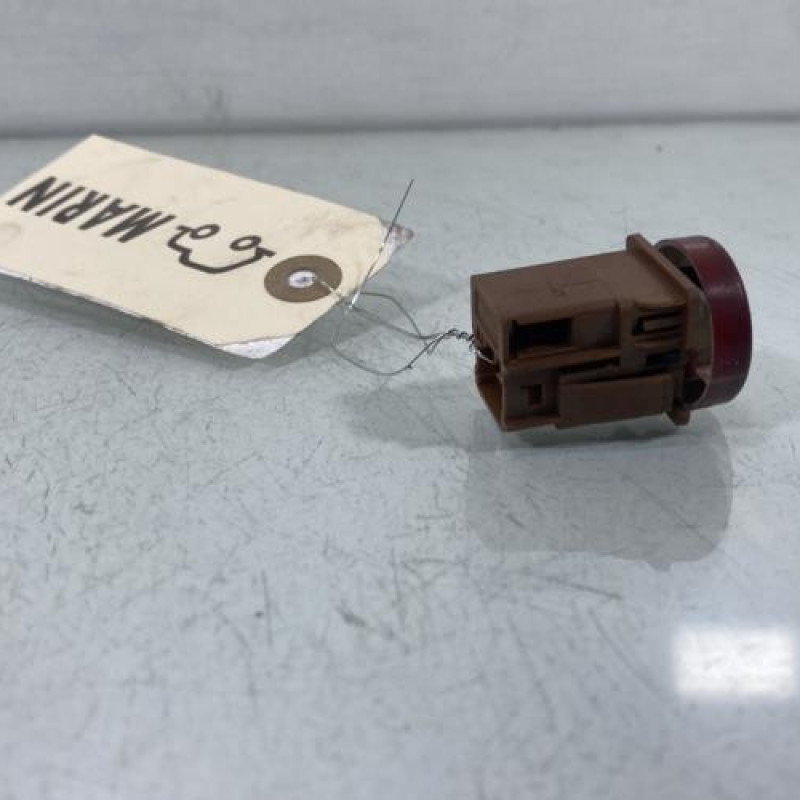 Bouton de warning CITROEN XSARA Photo n°3