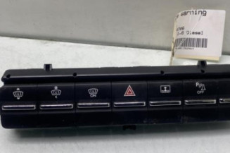 Bouton de warning PEUGEOT 5008 1 Photo n°1