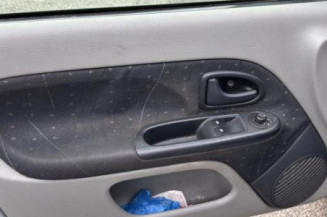 Bouton de coffre RENAULT CLIO 2