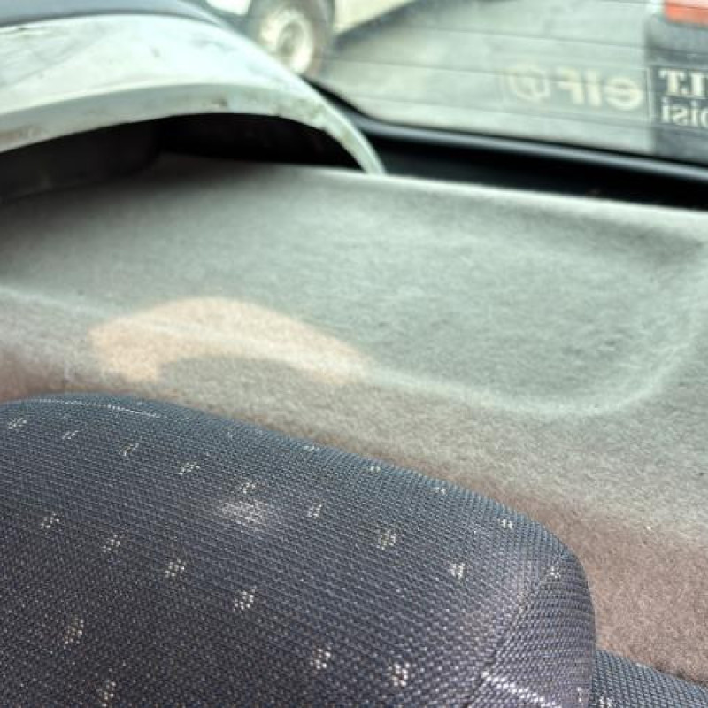 Bouton de coffre RENAULT CLIO 2 Photo n°17