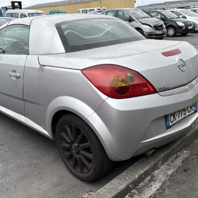 Calculateur moteur OPEL TIGRA 2 Photo n°9