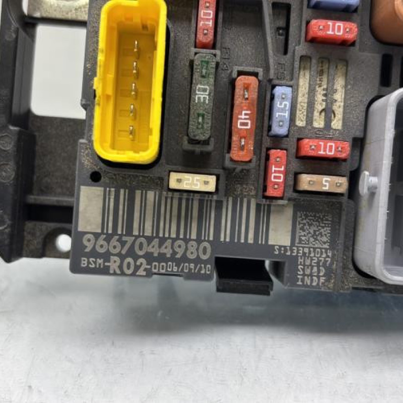 Boitier servitude moteur (BSM) PEUGEOT 3008 1 Photo n°2