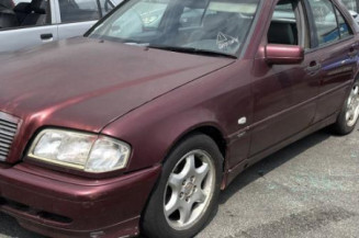 Pare choc arriere MERCEDES CLASSE C 202