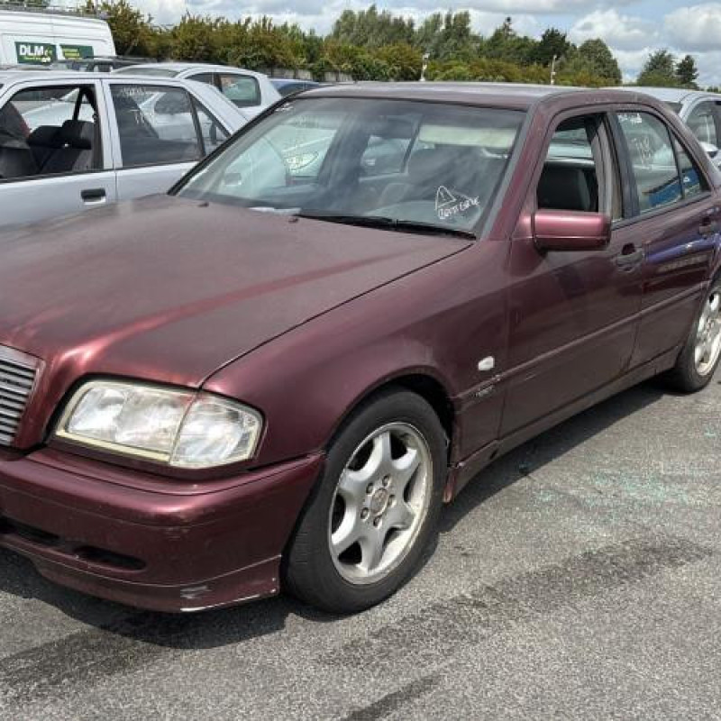 Pare choc arriere MERCEDES CLASSE C 202 Photo n°7