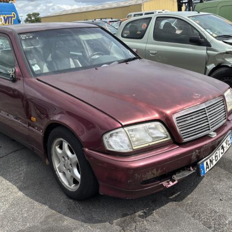 Pare choc arriere MERCEDES CLASSE C 202 Photo n°8