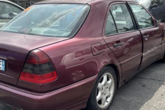 Pare choc arriere MERCEDES CLASSE C 202