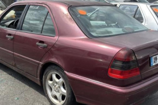 Pare choc arriere MERCEDES CLASSE C 202