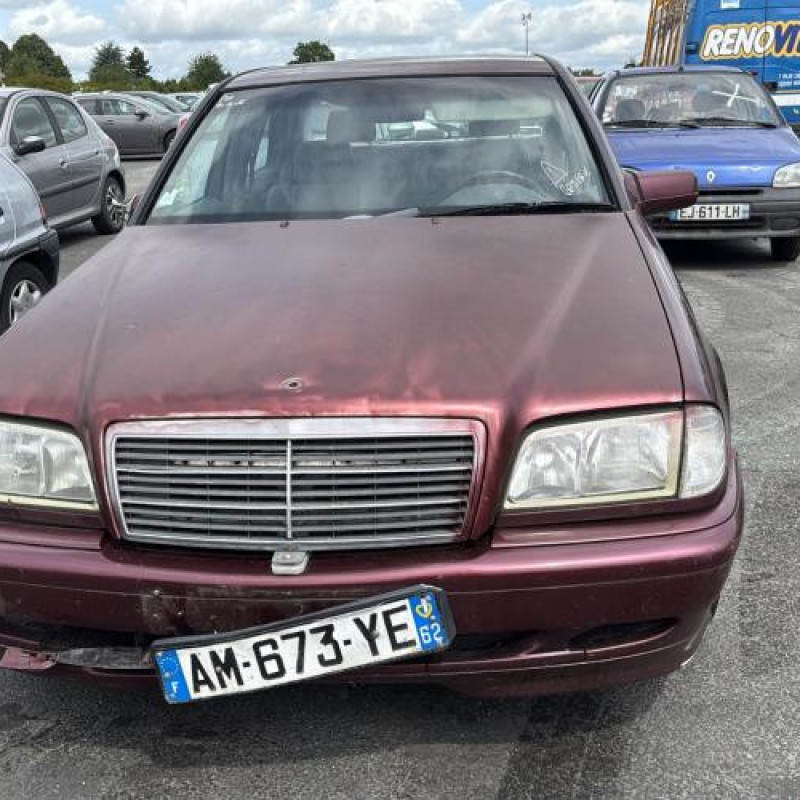Pare choc arriere MERCEDES CLASSE C 202 Photo n°14