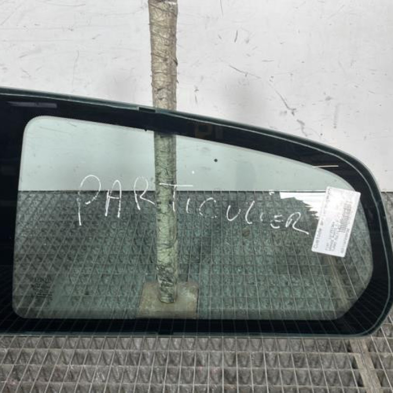 Custode arriere gauche FIAT GRANDE PUNTO Photo n°1