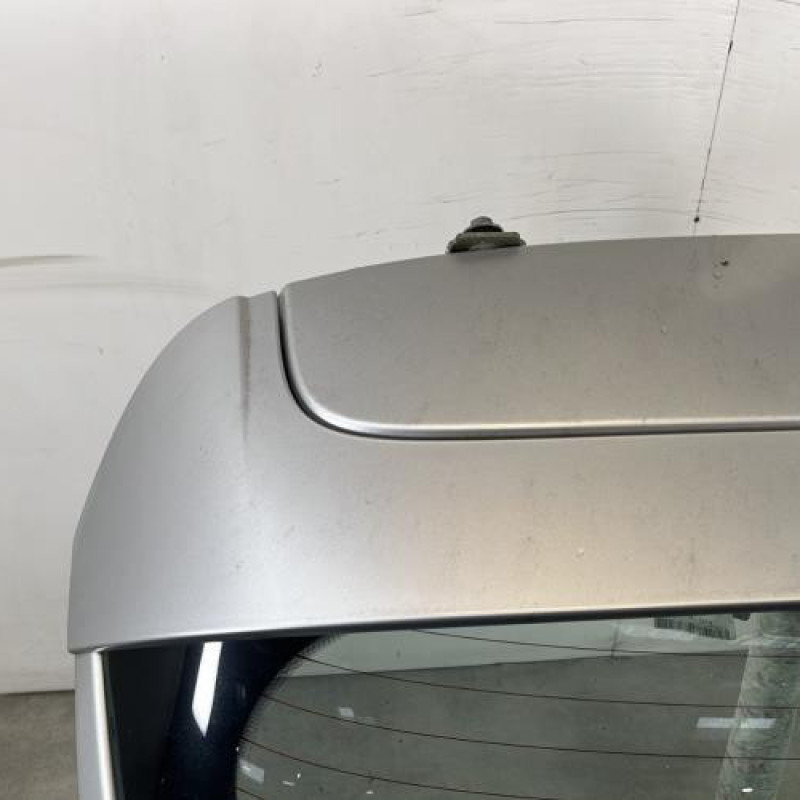 Malle/Hayon arriere FORD FIESTA 6 Photo n°2