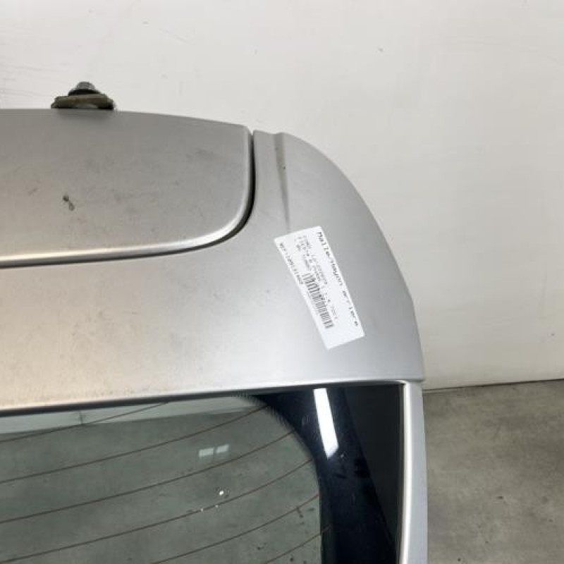 Malle/Hayon arriere FORD FIESTA 6 Photo n°3