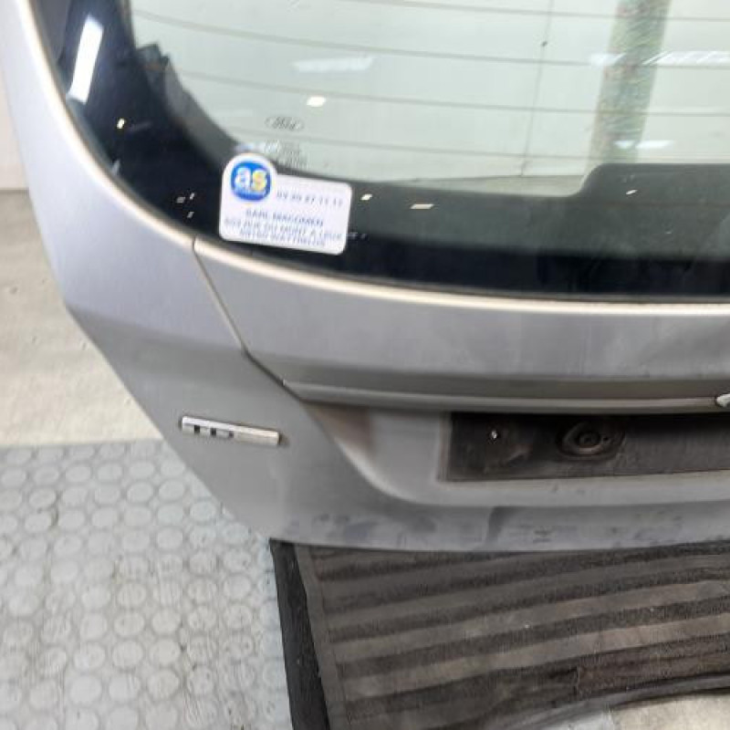 Malle/Hayon arriere FORD FIESTA 6 Photo n°5