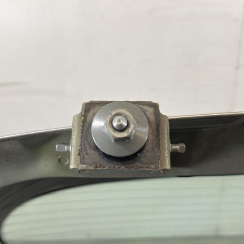 Malle/Hayon arriere FORD FIESTA 6 Photo n°6