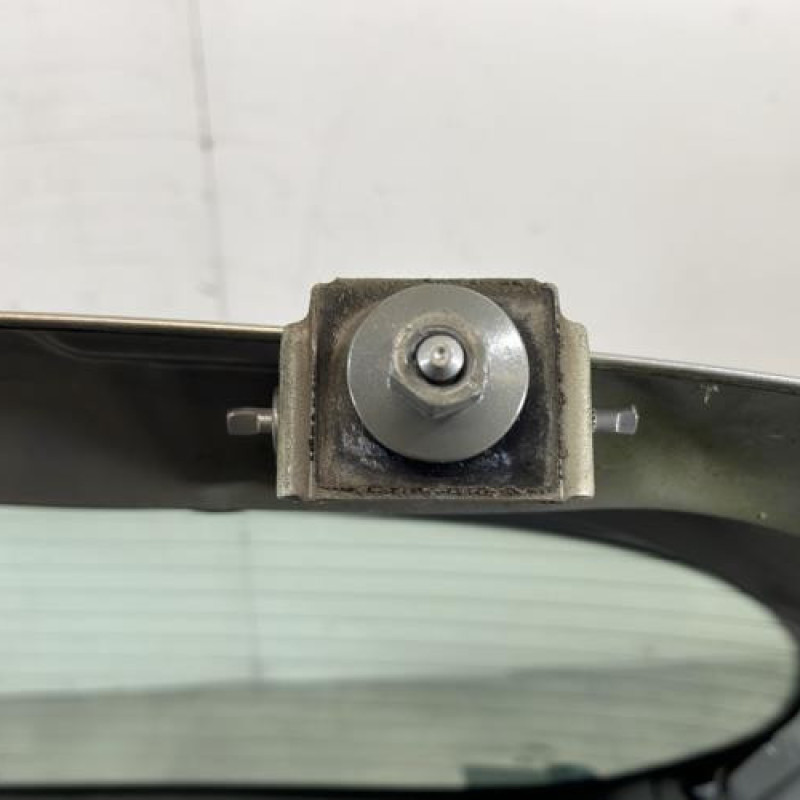 Malle/Hayon arriere FORD FIESTA 6 Photo n°7