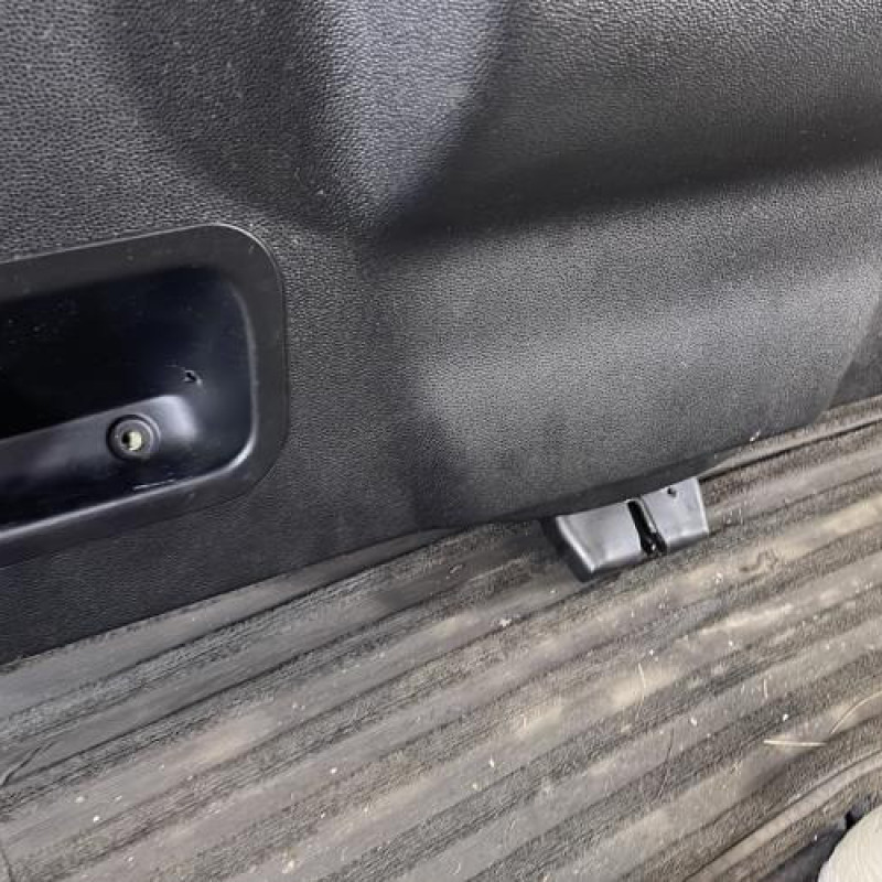 Malle/Hayon arriere FORD FIESTA 6 Photo n°10