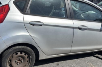 Pare choc arriere FORD FIESTA 6