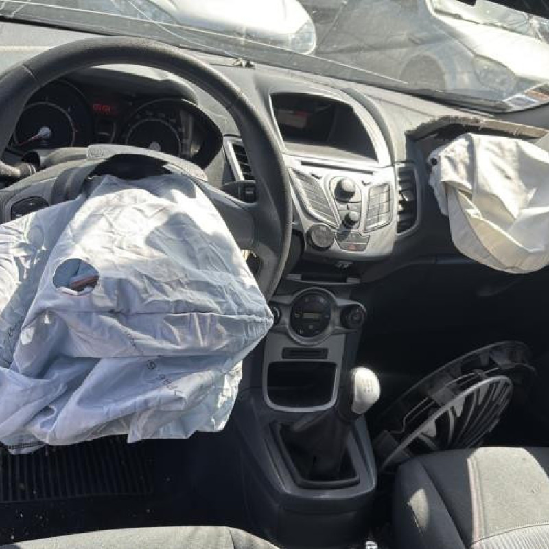 Pare choc arriere FORD FIESTA 6 Photo n°18