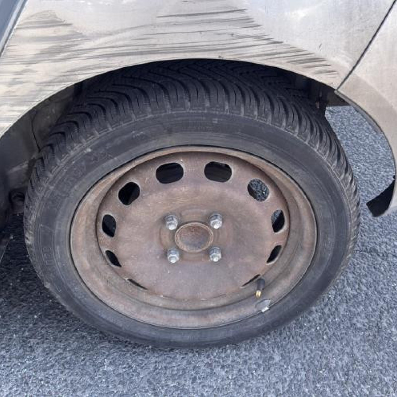 Pare choc arriere FORD FIESTA 6 Photo n°20