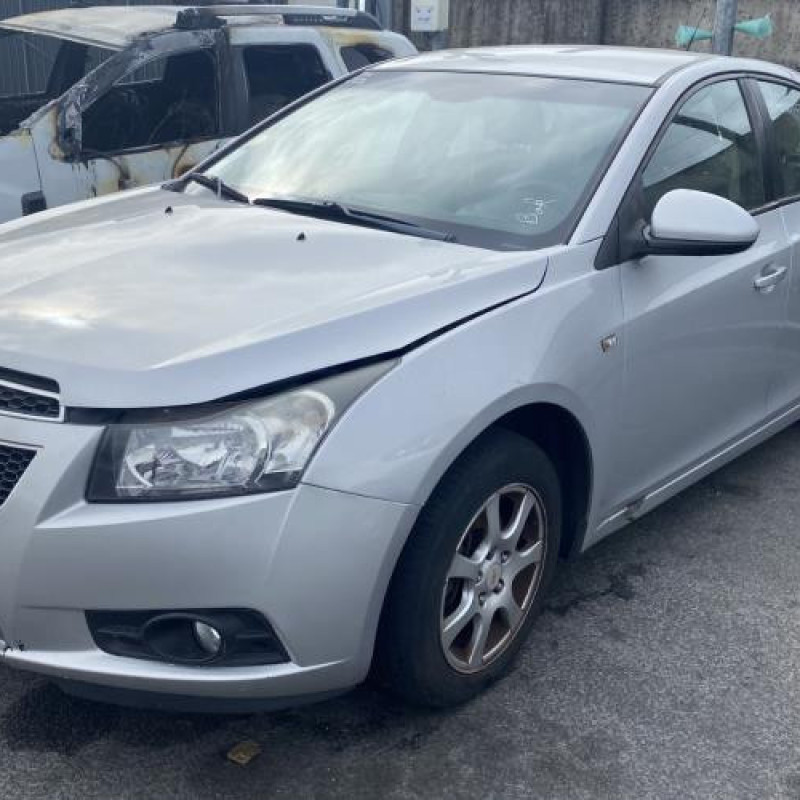 Capot CHEVROLET CRUZE Photo n°13