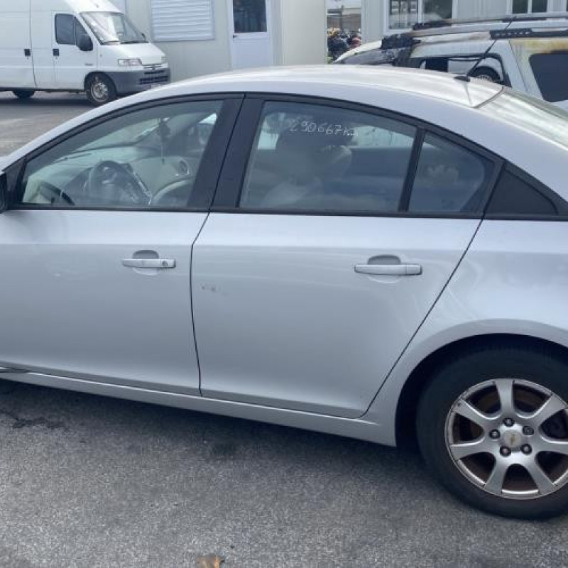 Capot CHEVROLET CRUZE Photo n°18