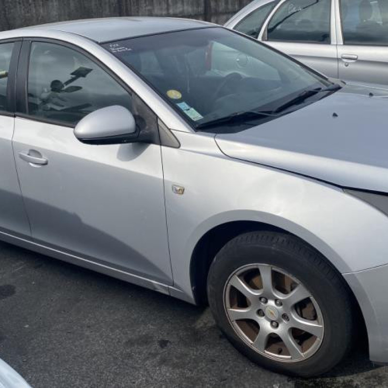 Capot CHEVROLET CRUZE Photo n°19