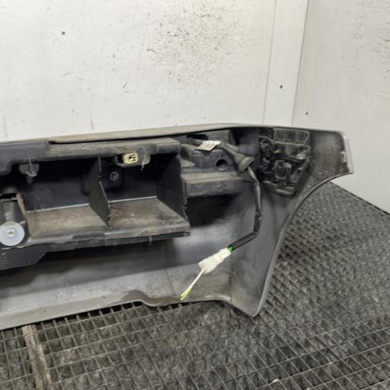 Pare choc arriere PEUGEOT 106 Photo n°4