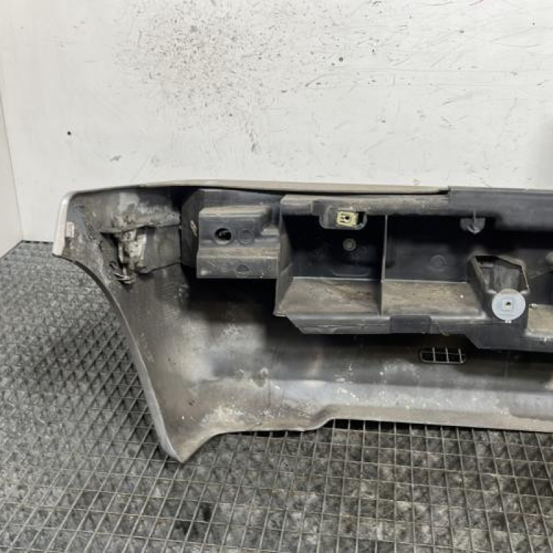 Pare choc arriere PEUGEOT 106 Photo n°6