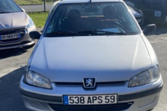 Pare choc arriere PEUGEOT 106