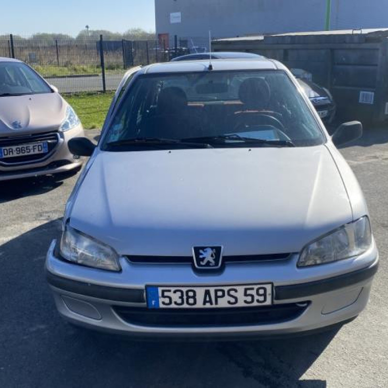 Pare choc arriere PEUGEOT 106 Photo n°7