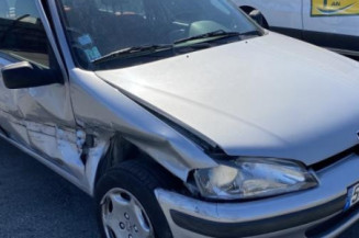 Pare choc arriere PEUGEOT 106