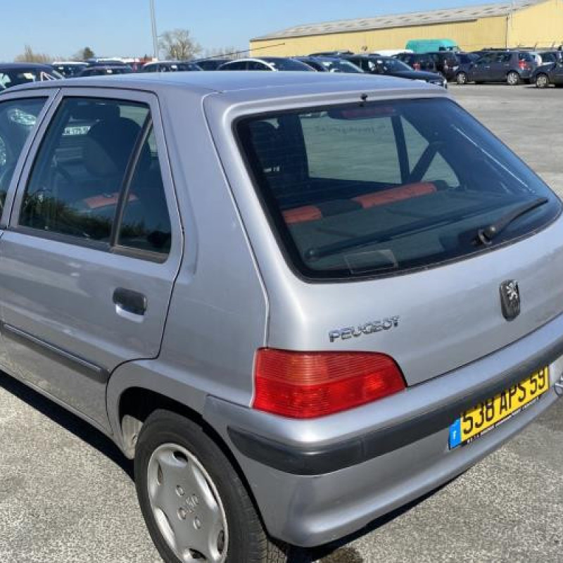 Pare choc arriere PEUGEOT 106 Photo n°11