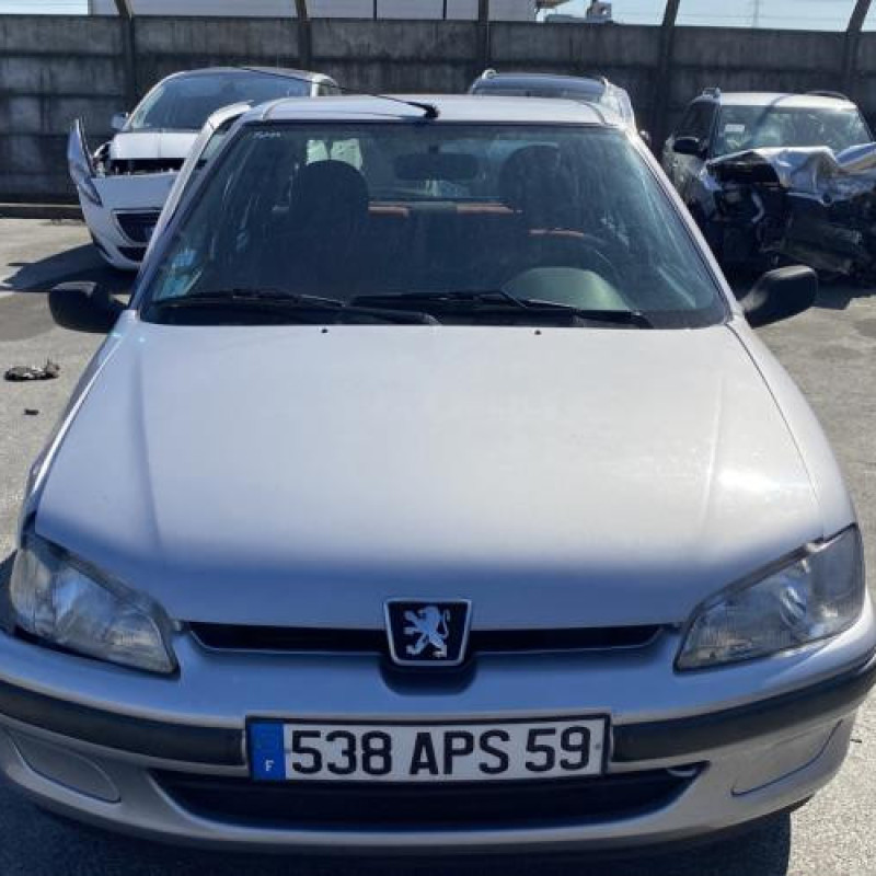 Pare choc arriere PEUGEOT 106 Photo n°15