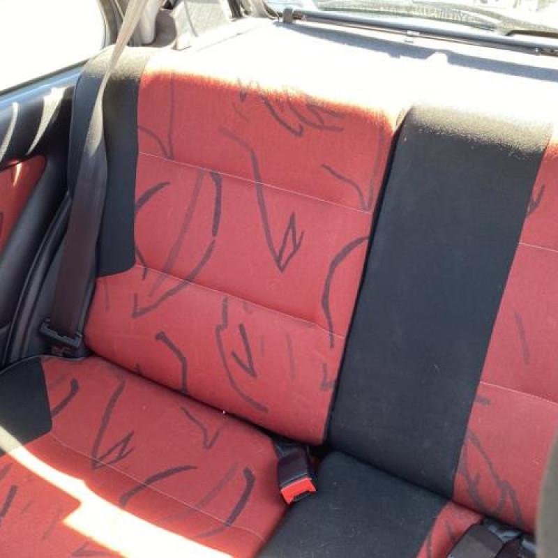 Pare choc arriere PEUGEOT 106 Photo n°19