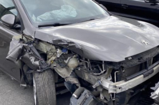 Pare choc arriere PEUGEOT 308 2