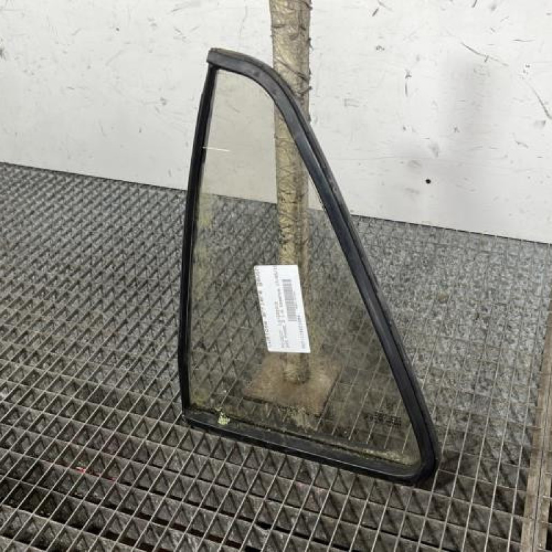 Custode arriere gauche (porte) PEUGEOT 205 Photo n°3