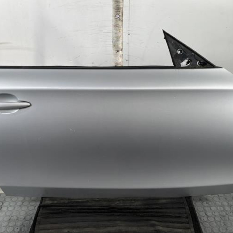 Porte avant droit BMW SERIE 1 E88 Photo n°1