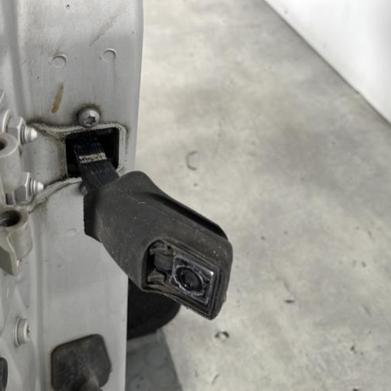 Porte avant droit BMW SERIE 1 E88 Photo n°4