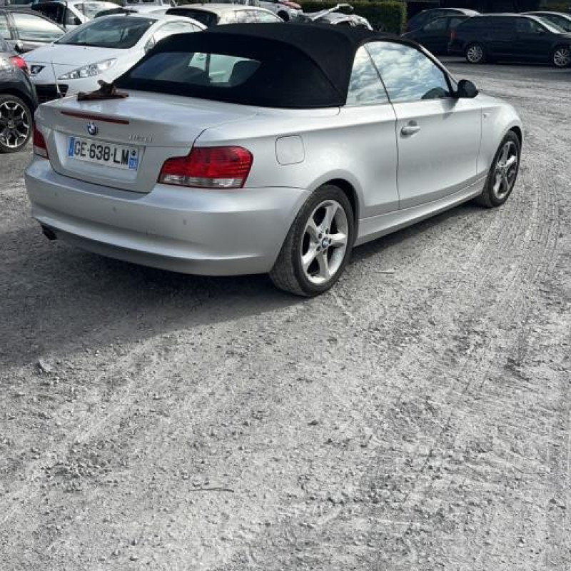 Porte avant droit BMW SERIE 1 E88 Photo n°9