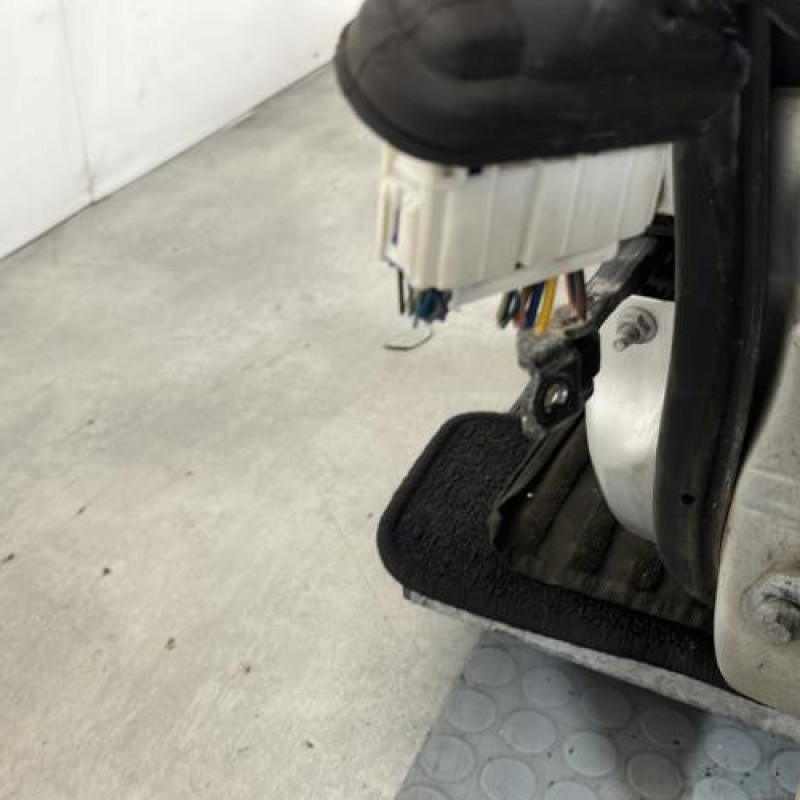 Porte avant gauche FORD FIESTA 6 Photo n°5