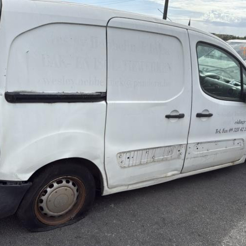 Trappe d'essence PEUGEOT PARTNER 2 Photo n°13