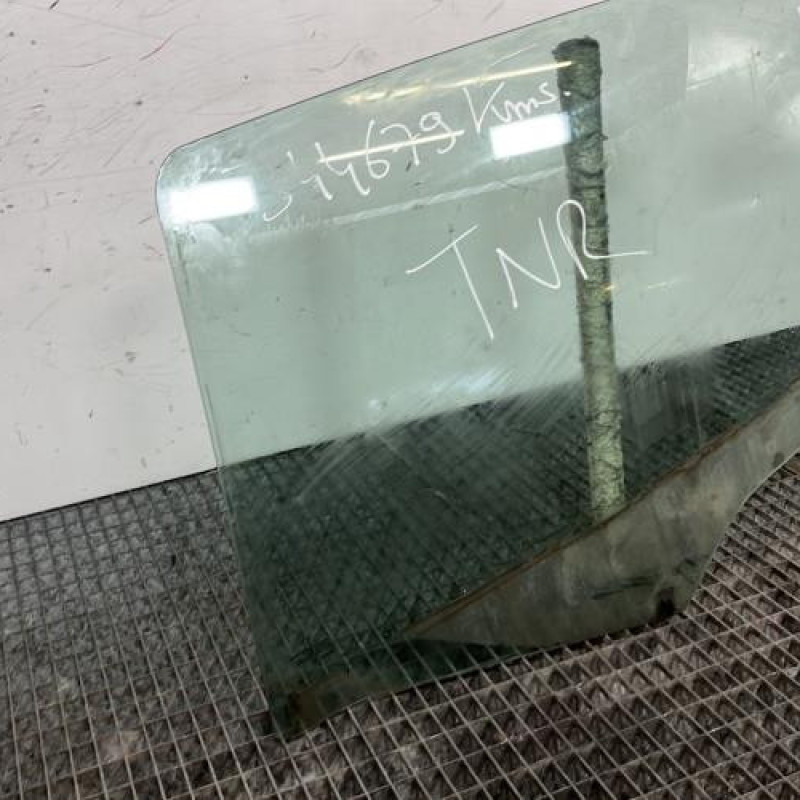 Vitre arriere gauche PEUGEOT 308 1 Photo n°2