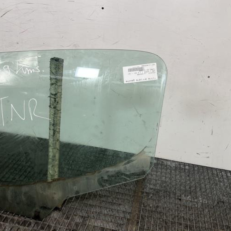 Vitre arriere gauche PEUGEOT 308 1 Photo n°3