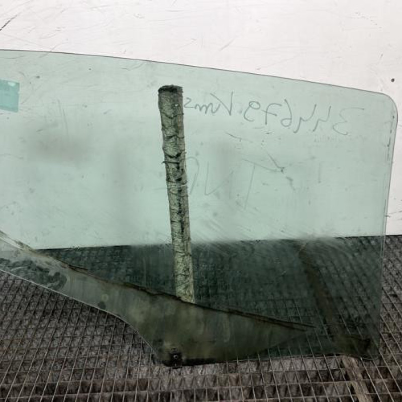 Vitre arriere gauche PEUGEOT 308 1 Photo n°4