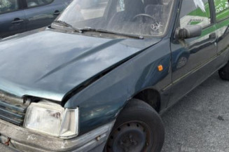 Vitre arriere droit PEUGEOT 205