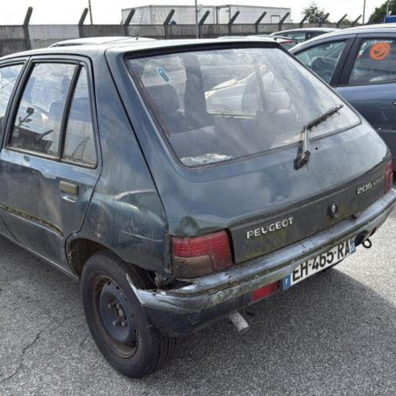 Vitre arriere droit PEUGEOT 205 Photo n°8