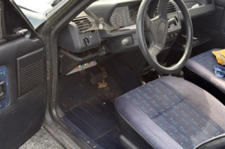 Vitre arriere droit PEUGEOT 205