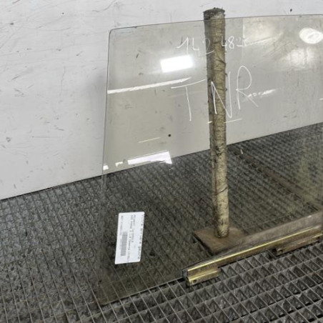 Vitre arriere gauche PEUGEOT 205
